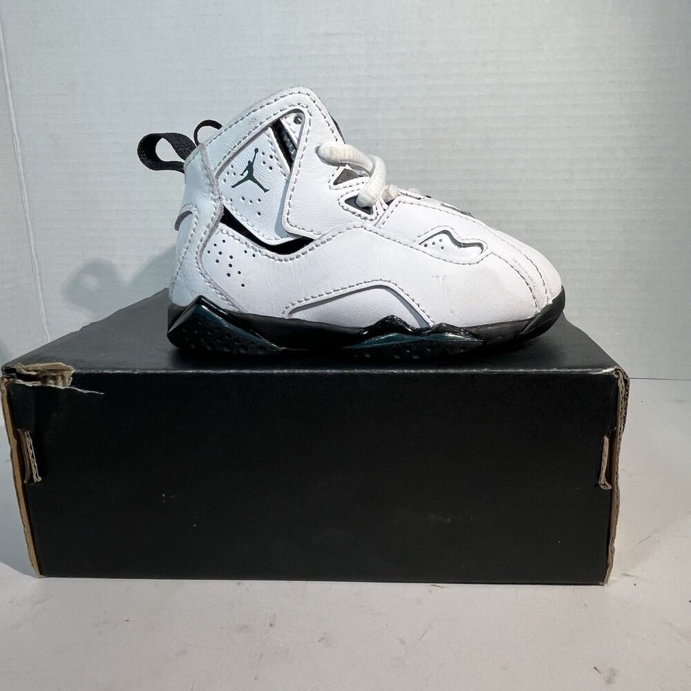 BOYS TODDLER JORDAN TRUE FLIGHT_WHITE/BLACK-OXIDIZED GREEN- Size 6C